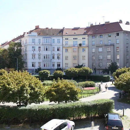 Cosy Apartment Under The Tower Prague Exterior photo
